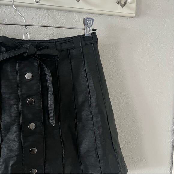 Free People Black Faux Leather Panel Mini Skirt - Picture 4 of 8